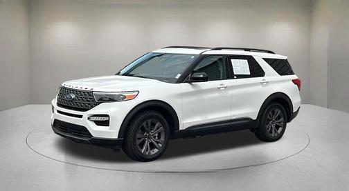 Star White Metallic Tri-Coat 2023 Ford Explorer XLT