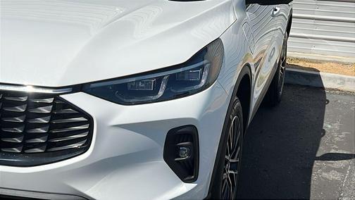 Star White Metallic Tri-Coat 2025 Ford Escape PHEV SE