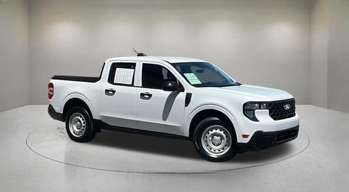 Oxford White 2025 Ford Maverick XL