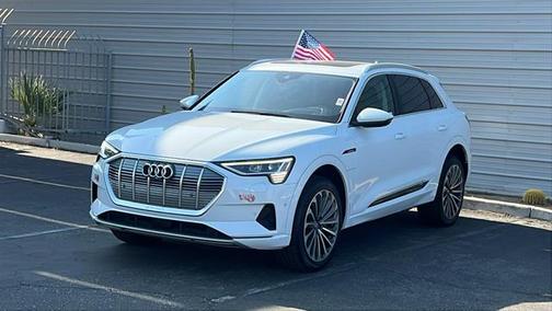 2019 Audi e-tron Premium Plus