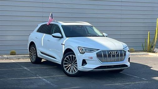 2019 Audi e-tron Premium Plus