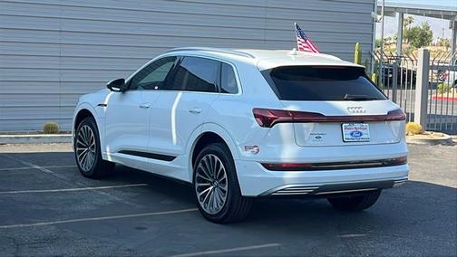 2019 Audi e-tron Premium Plus
