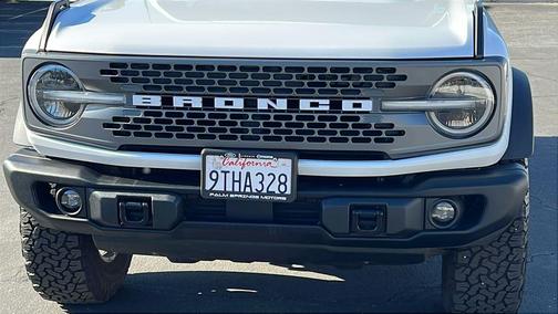 Oxford White 2025 Ford Bronco Badlands
