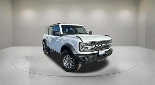 Oxford White 2025 Ford Bronco Badlands