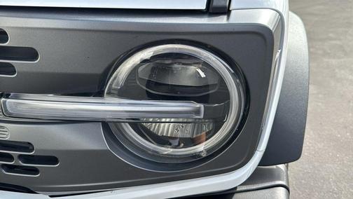 Oxford White 2025 Ford Bronco Badlands