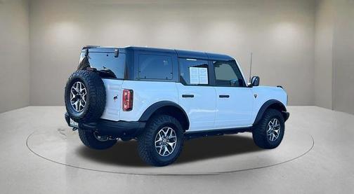 Oxford White 2025 Ford Bronco Badlands