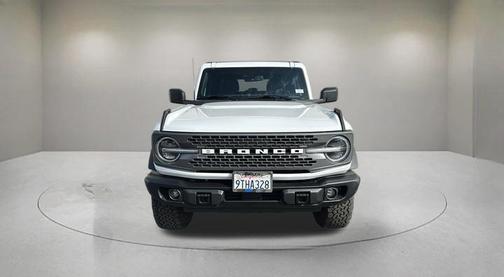 Oxford White 2025 Ford Bronco Badlands