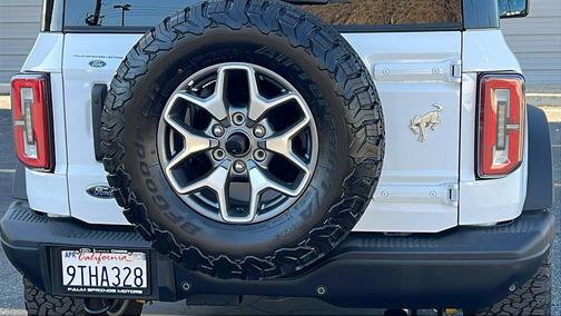 Oxford White 2025 Ford Bronco Badlands