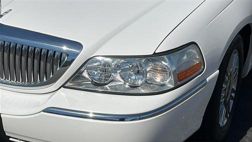 2009 Lincoln Town Car Signature