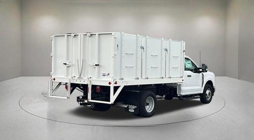 Oxford White 2025 Ford F-350 XLT