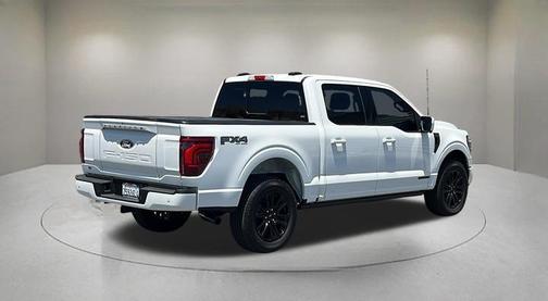Star White Metallic Tri-Coat 2026 Ford F-150 Platinum