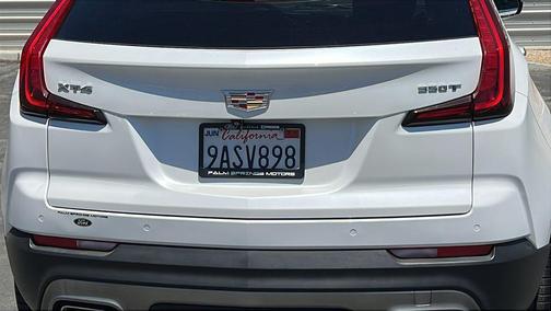 Crystal White Tricoat 2022 Cadillac XT4 Premium Luxury
