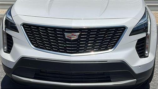Crystal White Tricoat 2022 Cadillac XT4 Premium Luxury
