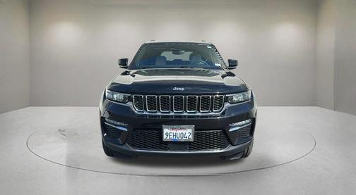 Diamond Black Crystal Pearlcoat 2023 Jeep Grand Cherokee Limited