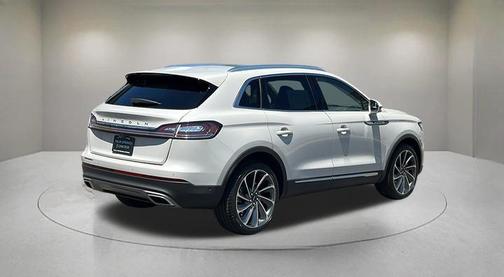 Ceramic Pearl Metallic Tinted Clearcoat 2023 Lincoln Nautilus Reserve