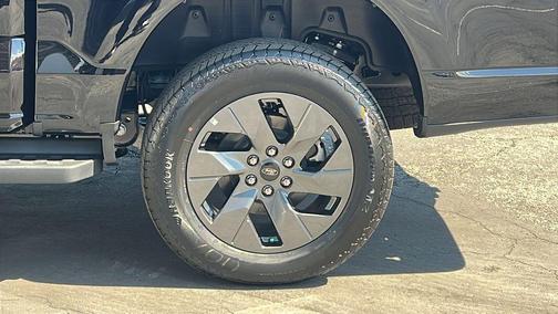 Agate Black Metallic 2025 Ford F-150 Lightning Flash