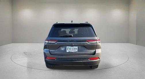 Baltic Gray Metallic Clearcoat 2023 Jeep Grand Cherokee Altitude