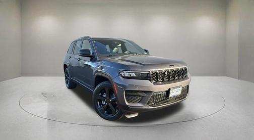 Baltic Gray Metallic Clearcoat 2023 Jeep Grand Cherokee Altitude