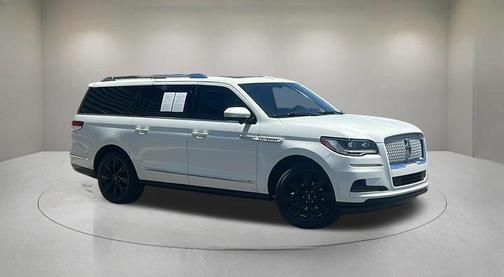 Pristine White Metallic Tri-Coat 2024 Lincoln Navigator Reserve