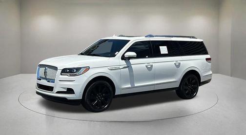 Pristine White Metallic Tri-Coat 2024 Lincoln Navigator Reserve