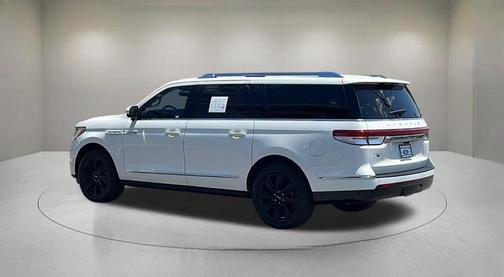 Pristine White Metallic Tri-Coat 2024 Lincoln Navigator Reserve