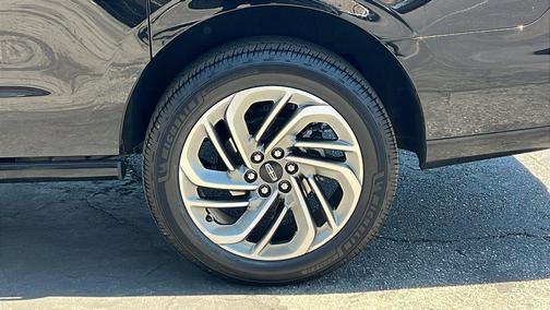 Infinite Black Metallic Clearcoat 2025 Lincoln Navigator Reserve