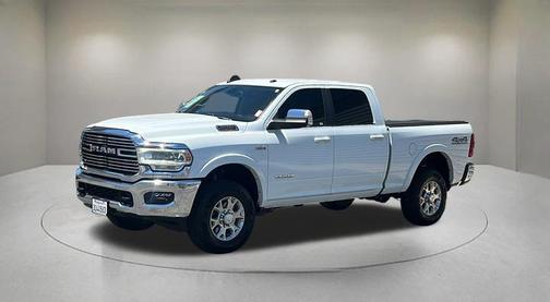 Bright White Clearcoat 2022 RAM 2500 Laramie Crew Cab 4x4 6'4' Box