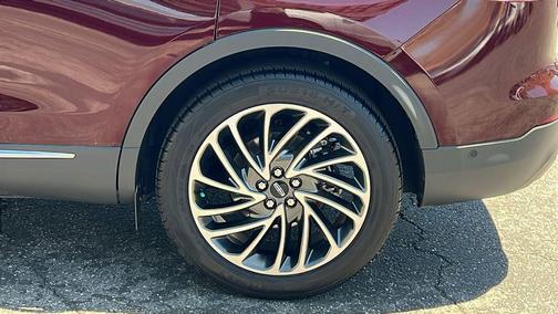 Burgundy Velvet Metallic Tinted Clearcoat 2019 Lincoln Nautilus Reserve