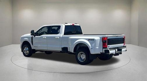 Star White Metallic Tri-Coat 2026 Ford F-350 Platinum