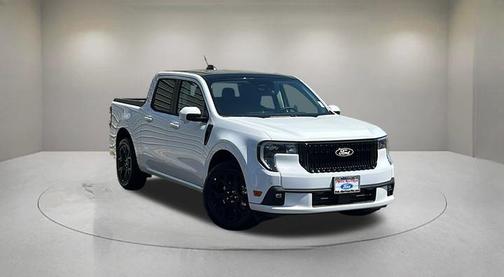 Oxford White 2025 Ford Maverick Lobo