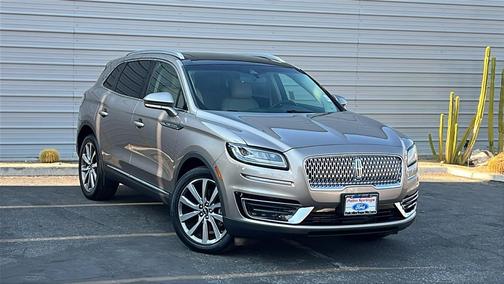 2019 Lincoln Nautilus Select