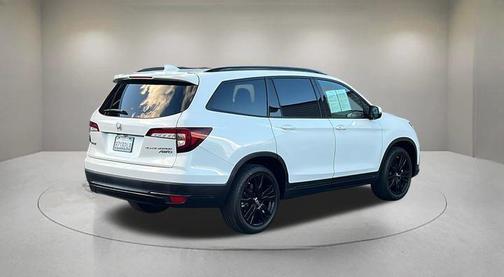 2022 Honda Pilot AWD Black Edition