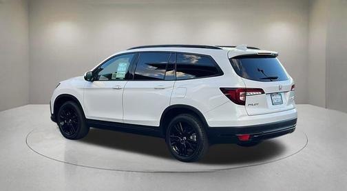 2022 Honda Pilot AWD Black Edition