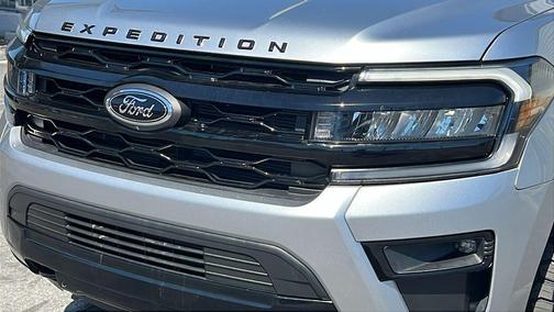 Iconic Silver Metallic 2022 Ford Expedition Limited