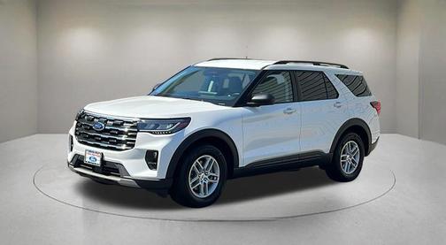 Star White Metallic Tri-Coat 2026 Ford Explorer Active w/200A Pkg