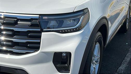 Star White Metallic Tri-Coat 2026 Ford Explorer Active w/200A Pkg