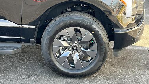 2025 Ford F-150 Lightning LARIAT