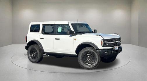 Oxford White 2026 Ford Bronco Badlands