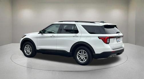 Star White Metallic Tri-Coat 2026 Ford Explorer Active