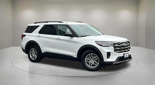 Star White Metallic Tri-Coat 2026 Ford Explorer Active