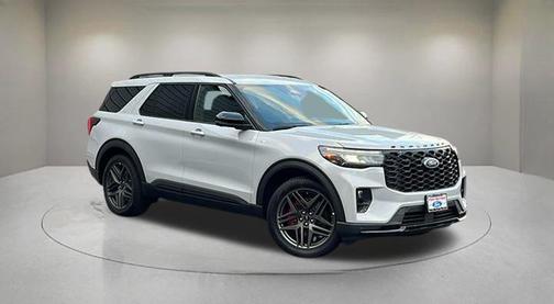 Star White Metallic Tri-Coat 2026 Ford Explorer ST-Line