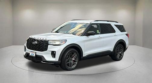 Star White Metallic Tri-Coat 2026 Ford Explorer ST-Line