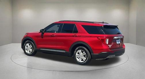 Rapid Red Metallic Tinted Clearcoat 2023 Ford Explorer XLT