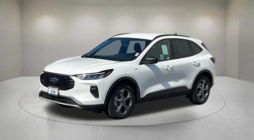 Star White Metallic Tri-Coat 2025 Ford Escape ST-Line