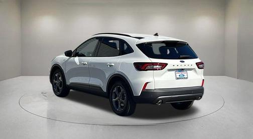 Star White Metallic Tri-Coat 2025 Ford Escape ST-Line