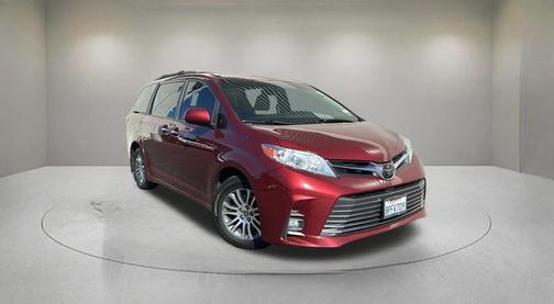 Salsa Red Pearl 2020 Toyota Sienna XLE