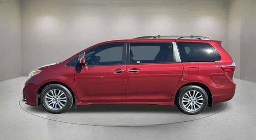 Salsa Red Pearl 2020 Toyota Sienna XLE