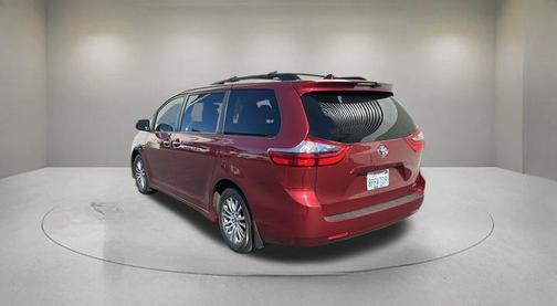 Salsa Red Pearl 2020 Toyota Sienna XLE