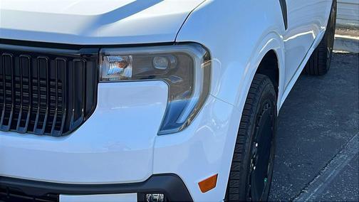Oxford White 2025 Ford Maverick Lobo Standard
