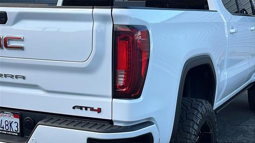 2022 GMC Sierra 1500 AT4
